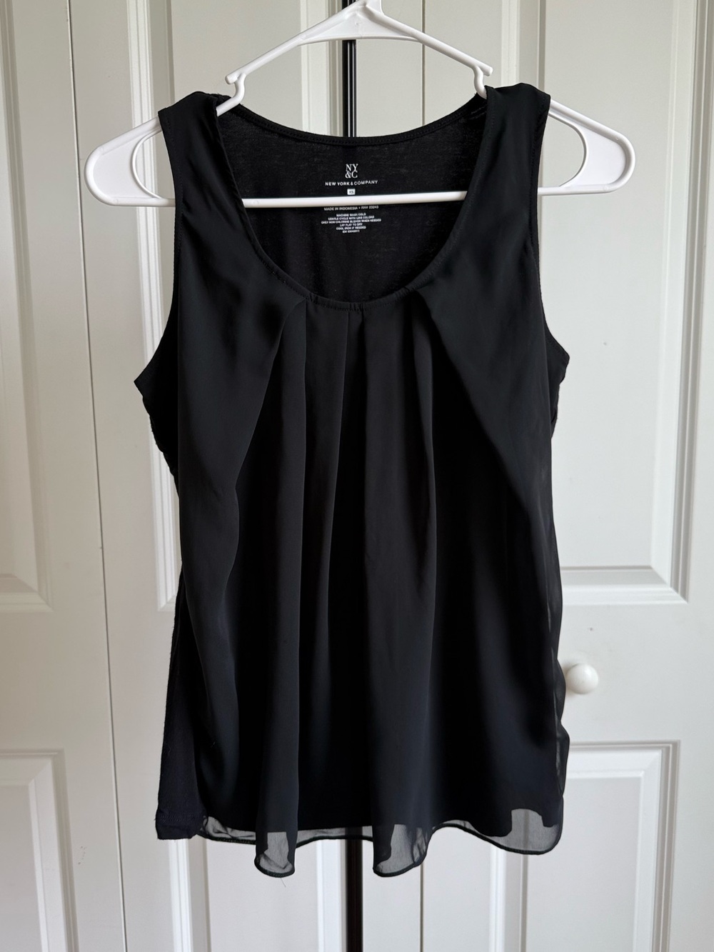 New York & Company Black Pleated Sleeveless Camisole